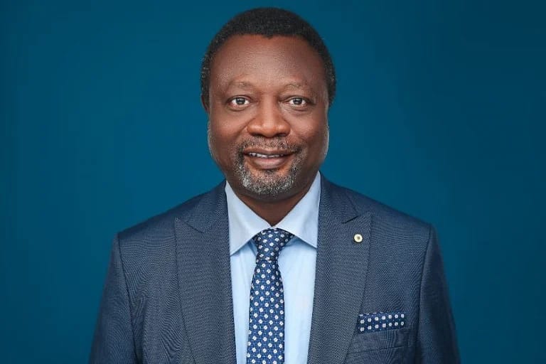 Dr Olushola Odusanya
